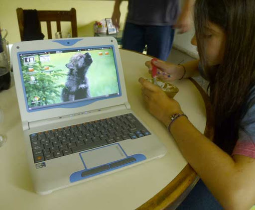 Linux laptop for middle and high school students in Uruguay