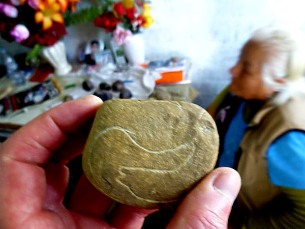 Irma Gutierrez de Aparcana, creator of Ika stones